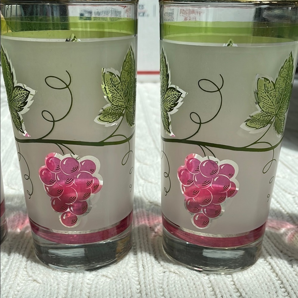 VTG 4 Frosted Libbey Grape & Leaf Drinking Glasses Tumblers Gold Rim Normal wear